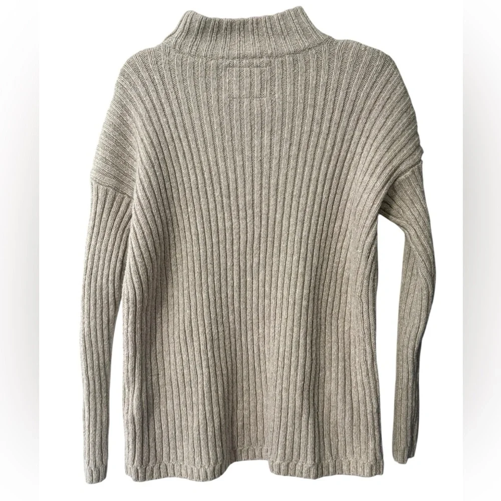 Abercrombie & Fitch elegant turtleneck